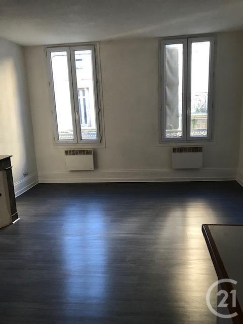 Studio à louer - 1 pièce - 33 m2 - CASTILLON LA BATAILLE - 33 - AQUITAINE