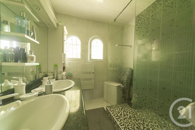 Afficher la photo en grand maison à vendre - 8 pièces - 189.98 m2 - COUTRAS - 33 - AQUITAINE - Century 21 G&B Immobilier