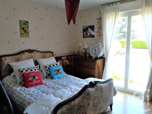 Afficher la photo en grand maison à vendre - 7 pièces - 170.38 m2 - LES EGLISOTTES ET CHALAURES - 33 - AQUITAINE - Century 21 G&B Immobilier
