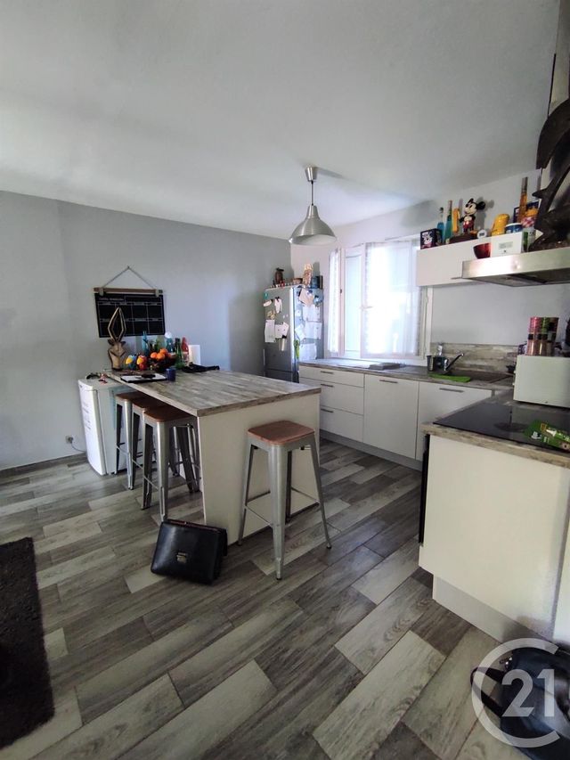 maison à vendre - 5 pièces - 108.03 m2 - ST SEURIN SUR L ISLE - 33 - AQUITAINE - Century 21 G&B Immobilier maison à vendre - 5 pièces - 108.03 m2 - ST SEURIN SUR L ISLE - 33 - AQUITAINE - Century 21 G&B Immobilier