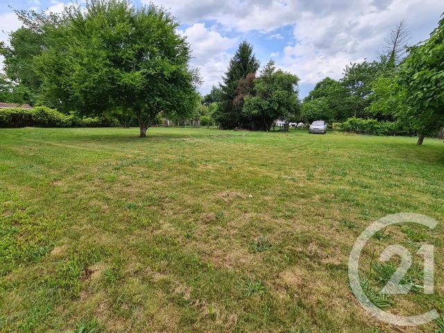 Afficher la photo en grand terrain à vendre - 1548.0 m2 - ST SEURIN SUR L ISLE - 33 - AQUITAINE - Century 21 G&B Immobilier