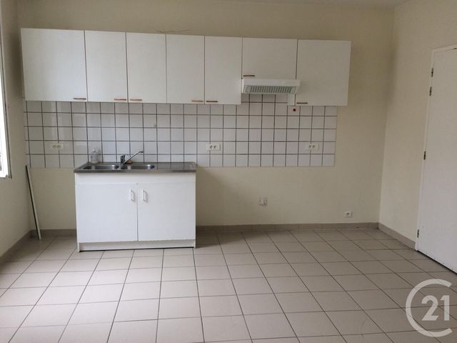 Afficher la photo en grand Appartement T3 à louer - 3 pièces - 61.33 m2 - GUITRES - 33 - AQUITAINE - Century 21 G&B Immobilier