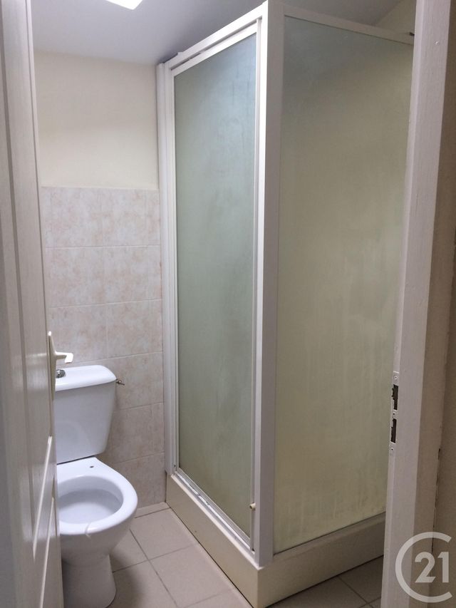 Afficher la photo en grand Appartement T3 à louer - 3 pièces - 61.33 m2 - GUITRES - 33 - AQUITAINE - Century 21 G&B Immobilier