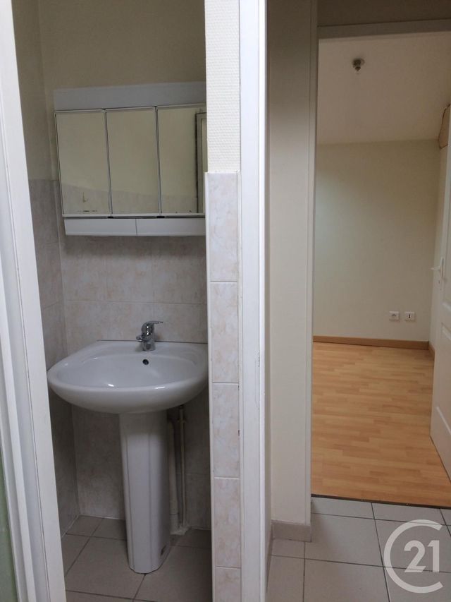 Afficher la photo en grand Appartement T3 à louer - 3 pièces - 61.33 m2 - GUITRES - 33 - AQUITAINE - Century 21 G&B Immobilier