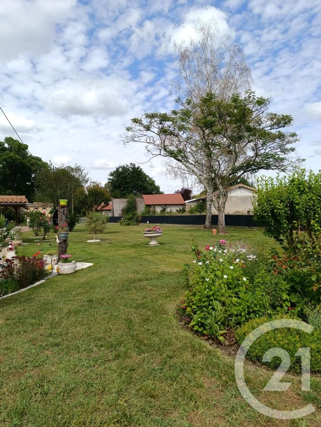 maison à vendre - 5 pièces - 128.96 m2 - LES EGLISOTTES ET CHALAURES - 33 - AQUITAINE - Century 21 G&B Immobilier
