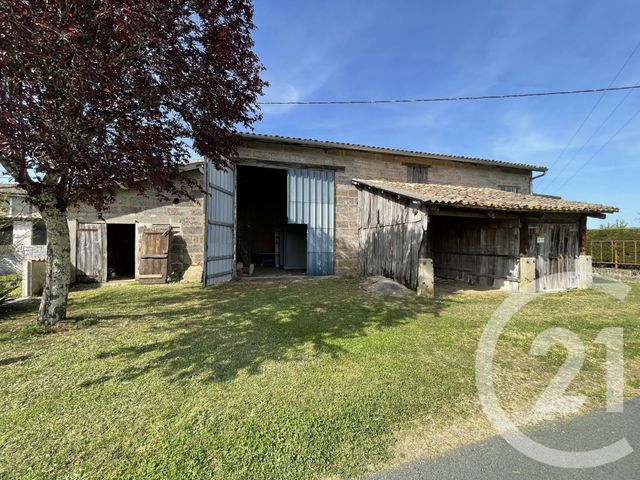 Afficher la photo en grand maison à vendre - 7 pièces - 131.0 m2 - ST MARTIN DE COUX - 17 - POITOU-CHARENTES - Century 21 G&B Immobilier