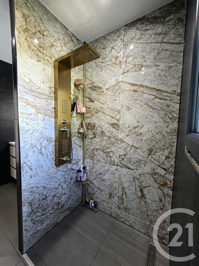 maison à vendre - 5 pièces - 135.5 m2 - ST MEDARD DE GUIZIERES - 33 - AQUITAINE - Century 21 G&B Immobilier