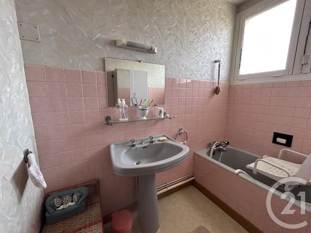 Afficher la photo en grand maison à vendre - 7 pièces - 151.17 m2 - ST SEURIN SUR L ISLE - 33 - AQUITAINE - Century 21 G&B Immobilier