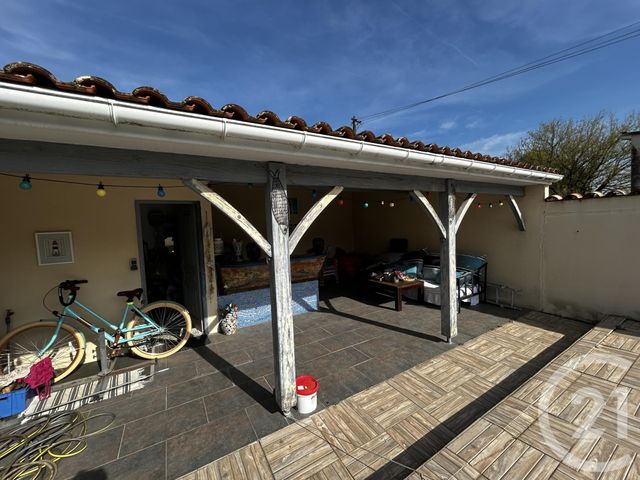 maison à vendre - 5 pièces - 162.8 m2 - ST MEDARD DE GUIZIERES - 33 - AQUITAINE - Century 21 G&B Immobilier