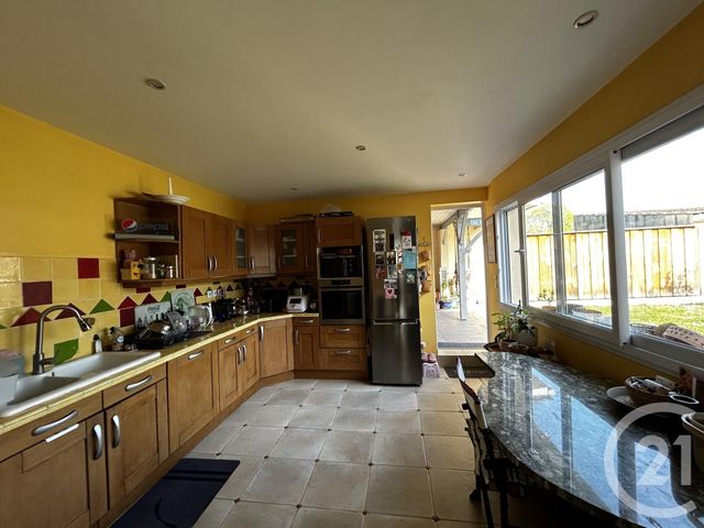 maison à vendre - 5 pièces - 162.8 m2 - ST MEDARD DE GUIZIERES - 33 - AQUITAINE - Century 21 G&B Immobilier