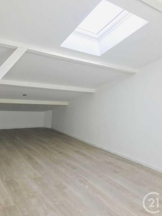 Appartement T4 à vendre - 4 pièces - 74.41 m2 - COUTRAS - 33 - AQUITAINE - Century 21 G&B Immobilier