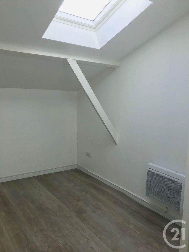 Appartement T4 à vendre - 4 pièces - 74.41 m2 - COUTRAS - 33 - AQUITAINE - Century 21 G&B Immobilier