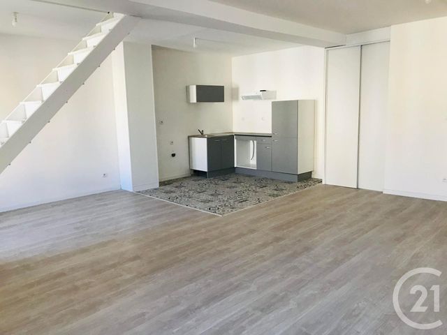 Appartement T4 à vendre - 4 pièces - 74.41 m2 - COUTRAS - 33 - AQUITAINE - Century 21 G&B Immobilier