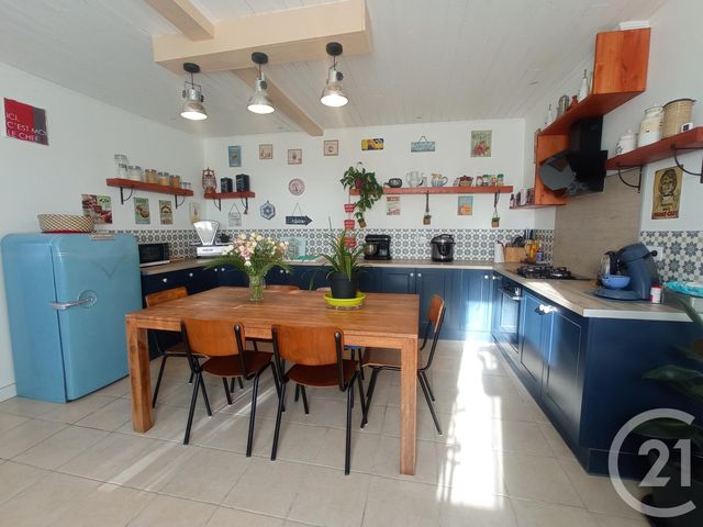 maison à vendre - 6 pièces - 178.63 m2 - SAVIGNAC DE L ISLE - 33 - AQUITAINE - Century 21 G&B Immobilier