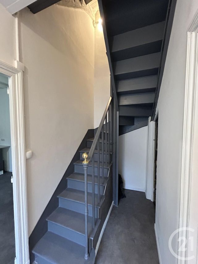 maison à vendre - 4 pièces - 70.19 m2 - LA ROCHE CHALAIS - 24 - AQUITAINE - Century 21 G&B Immobilier