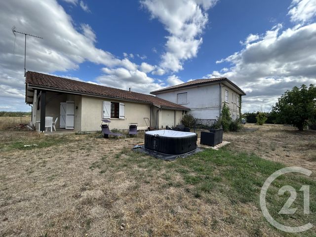 maison à vendre - 6 pièces - 205.04 m2 - LES EGLISOTTES ET CHALAURES - 33 - AQUITAINE - Century 21 G&B Immobilier