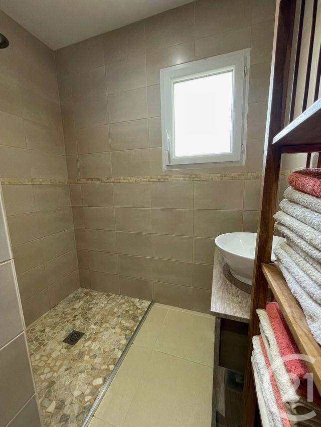 maison à vendre - 4 pièces - 83.77 m2 - LES EGLISOTTES ET CHALAURES - 33 - AQUITAINE - Century 21 G&B Immobilier