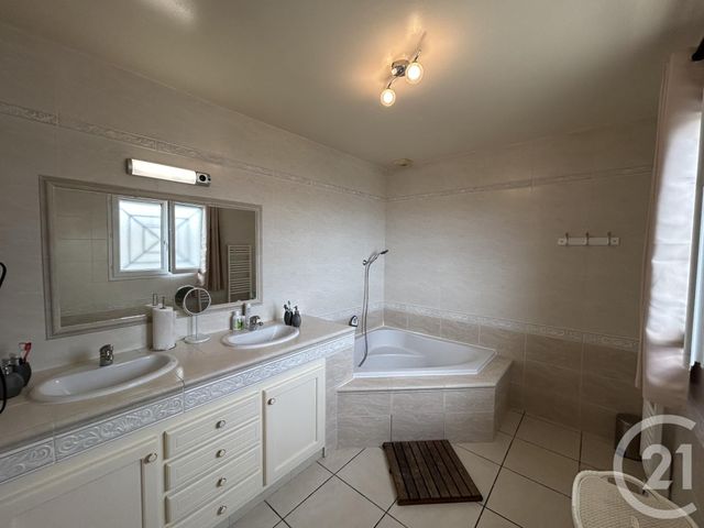 maison à vendre - 6 pièces - 149.69 m2 - ST MARTIN DE LAYE - 33 - AQUITAINE - Century 21 G&B Immobilier
