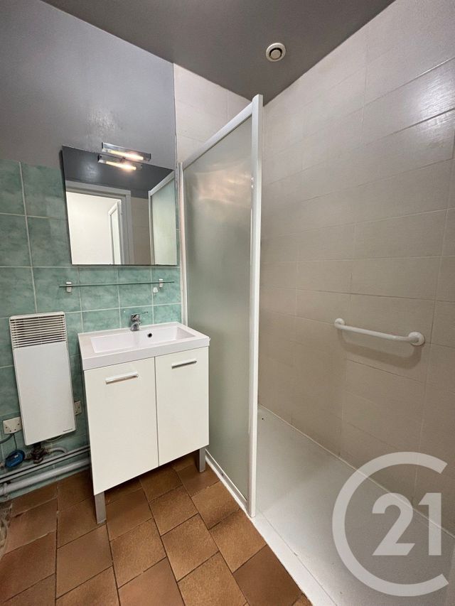 Appartement T2 à louer - 3 pièces - 31.64 m2 - COUTRAS - 33 - AQUITAINE - Century 21 G&B Immobilier