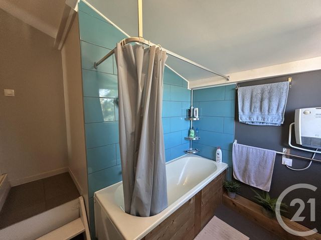 maison à vendre - 6 pièces - 134.14 m2 - LES ARTIGUES DE LUSSAC - 33 - AQUITAINE - Century 21 G&B Immobilier