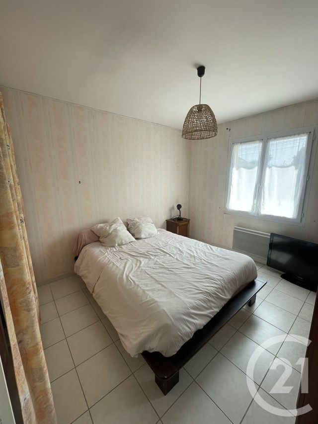 maison à vendre - 4 pièces - 94.0 m2 - ST SEURIN SUR L ISLE - 33 - AQUITAINE - Century 21 G&B Immobilier