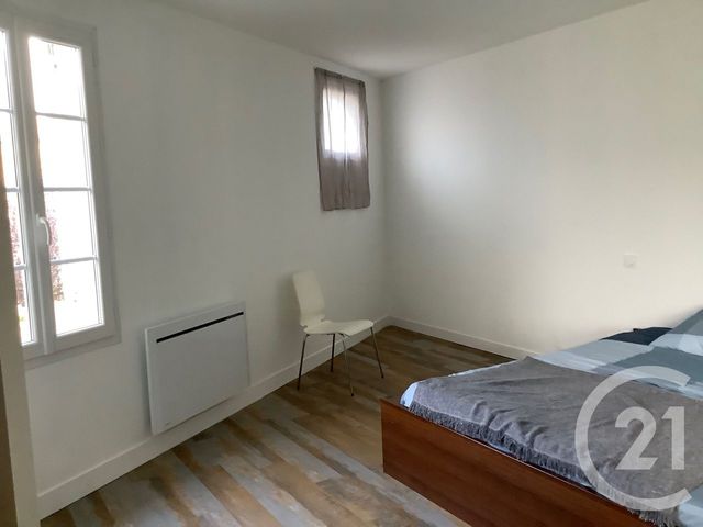 Afficher la photo en grand Appartement T2 à louer - 2 pièces - 60.59 m2 - ST MEDARD DE GUIZIERES - 33 - AQUITAINE - Century 21 G&B Immobilier