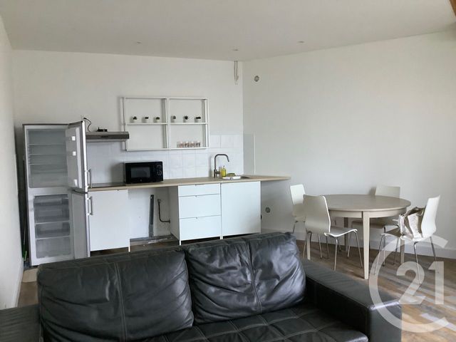 Appartement T2 à louer - 2 pièces - 60.59 m2 - ST MEDARD DE GUIZIERES - 33 - AQUITAINE - Century 21 G&B Immobilier