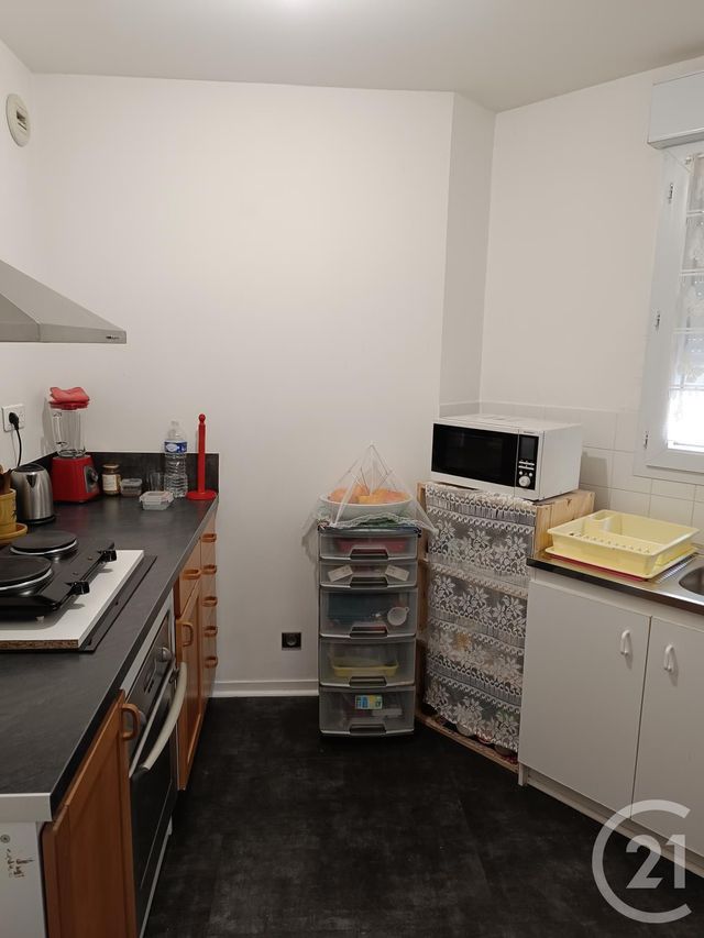 Appartement T3 à vendre - 3 pièces - 60.72 m2 - COUTRAS - 33 - AQUITAINE - Century 21 G&B Immobilier