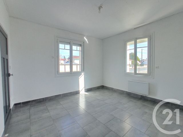 Afficher la photo en grand maison à louer - 4 pièces - 97.74 m2 - ST SEURIN SUR L ISLE - 33 - AQUITAINE - Century 21 G&B Immobilier