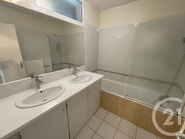 maison à vendre - 5 pièces - 93.16 m2 - MONTGUYON - 17 - POITOU-CHARENTES - Century 21 G&B Immobilier