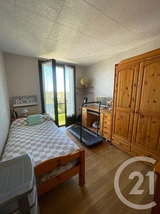 Appartement F3 à vendre - 3 pièces - 54.48 m2 - PESSAC - 33 - AQUITAINE - Century 21 G&B Immobilier