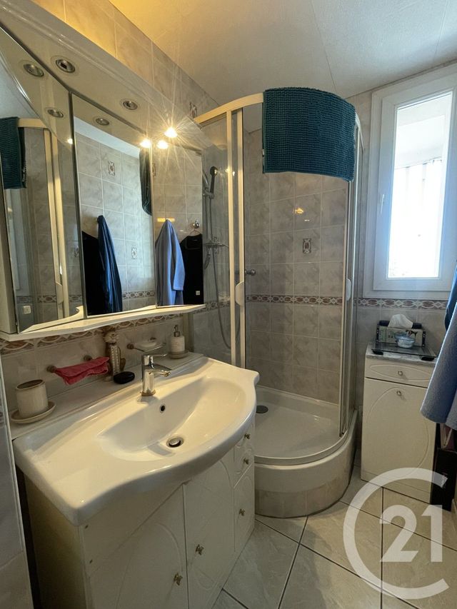 Appartement F3 à vendre - 3 pièces - 54.48 m2 - PESSAC - 33 - AQUITAINE - Century 21 G&B Immobilier