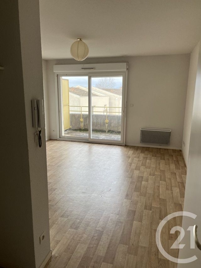 Appartement T2 à vendre - 2 pièces - 42.58 m2 - ST SEURIN SUR L ISLE - 33 - AQUITAINE - Century 21 G&B Immobilier