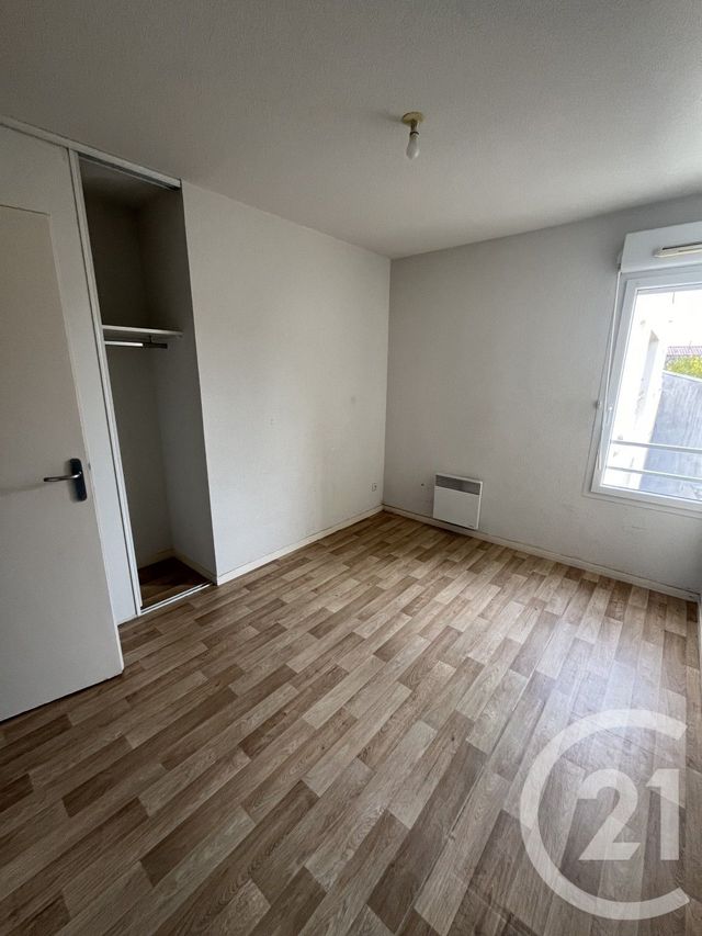 Appartement T3 à vendre - 3 pièces - 59.72 m2 - ST SEURIN SUR L ISLE - 33 - AQUITAINE - Century 21 G&B Immobilier