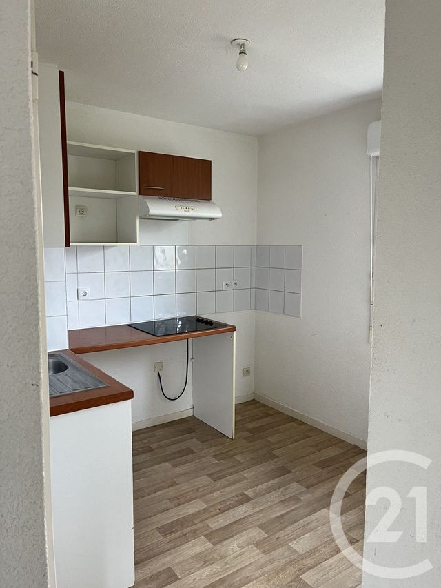 Appartement T3 à vendre - 3 pièces - 59.72 m2 - ST SEURIN SUR L ISLE - 33 - AQUITAINE - Century 21 G&B Immobilier