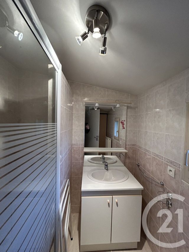 maison à vendre - 6 pièces - 147.58 m2 - LES EGLISOTTES ET CHALAURES - 33 - AQUITAINE - Century 21 G&B Immobilier