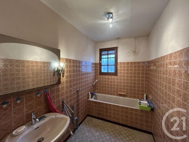 maison à vendre - 4 pièces - 88.23 m2 - LES EGLISOTTES ET CHALAURES - 33 - AQUITAINE - Century 21 G&B Immobilier