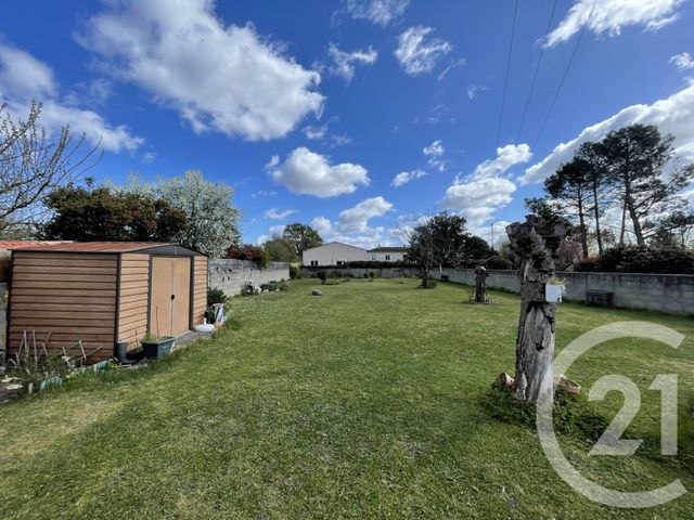 maison à vendre - 3 pièces - 127.46 m2 - ST MEDARD DE GUIZIERES - 33 - AQUITAINE - Century 21 G&B Immobilier