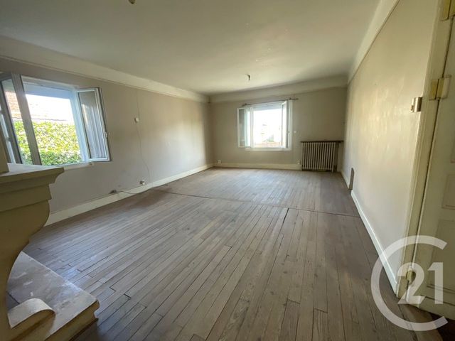 maison à vendre - 6 pièces - 166.0 m2 - ST AIGULIN - 17 - POITOU-CHARENTES - Century 21 G&B Immobilier