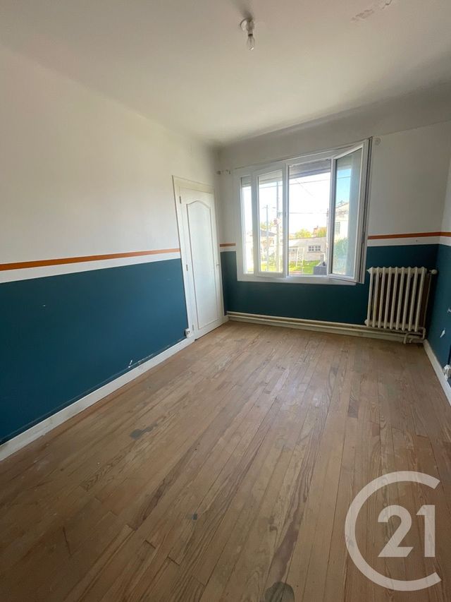 maison à vendre - 6 pièces - 166.0 m2 - ST AIGULIN - 17 - POITOU-CHARENTES - Century 21 G&B Immobilier