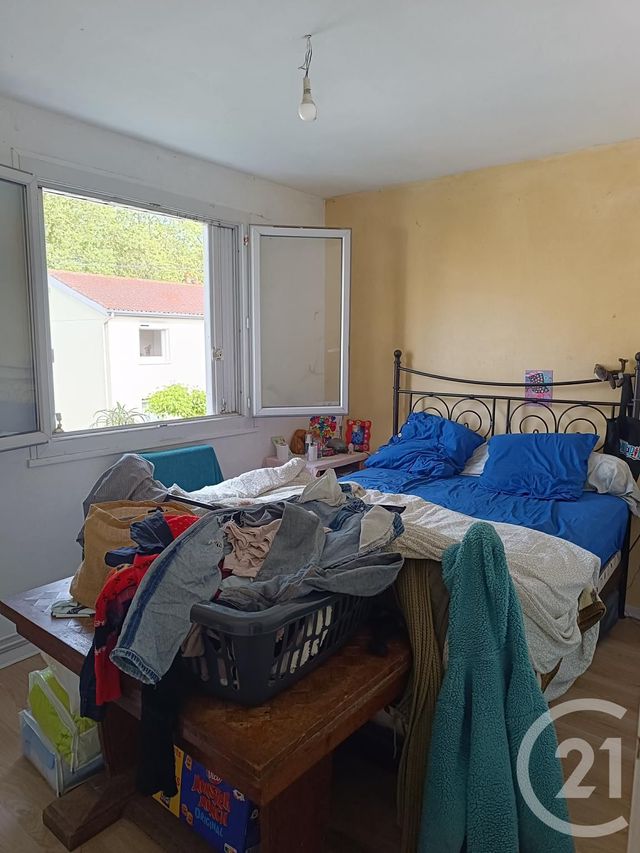 maison à vendre - 4 pièces - 74.19 m2 - LES ARTIGUES DE LUSSAC - 33 - AQUITAINE - Century 21 G&B Immobilier