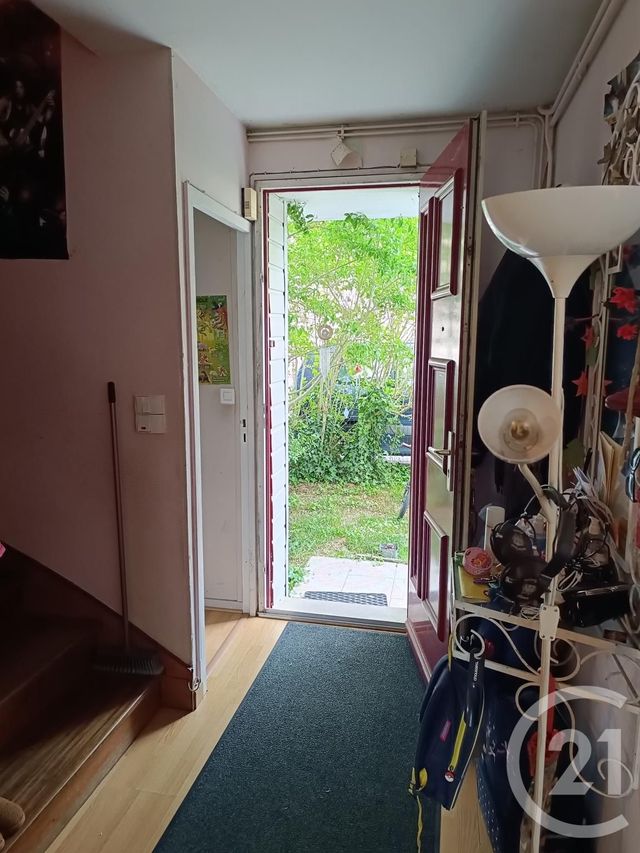 maison à vendre - 4 pièces - 74.19 m2 - LES ARTIGUES DE LUSSAC - 33 - AQUITAINE - Century 21 G&B Immobilier