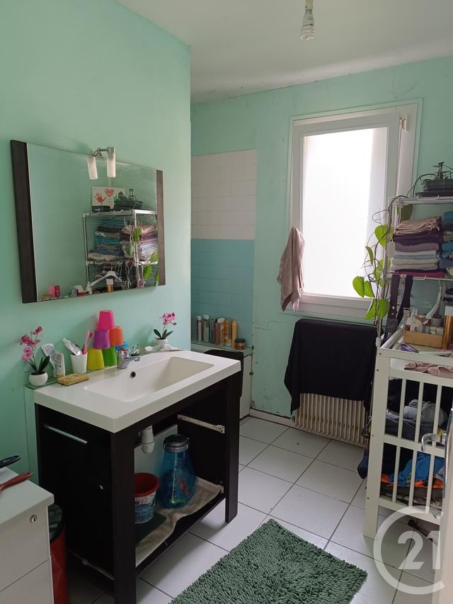 maison à vendre - 4 pièces - 74.19 m2 - LES ARTIGUES DE LUSSAC - 33 - AQUITAINE - Century 21 G&B Immobilier