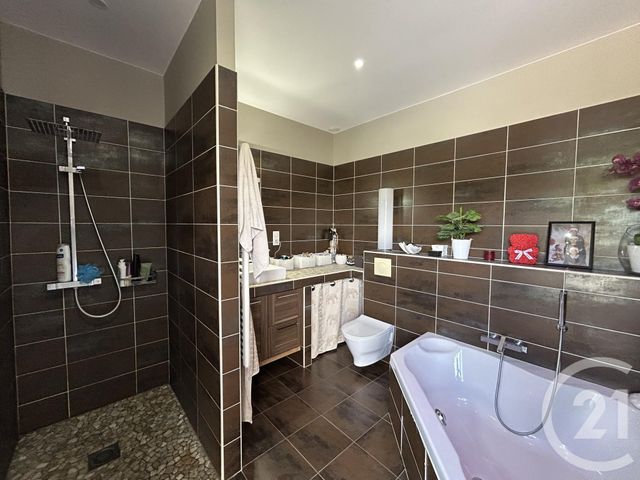 maison à vendre - 5 pièces - 145.08 m2 - LA ROCHE CHALAIS - 24 - AQUITAINE - Century 21 G&B Immobilier